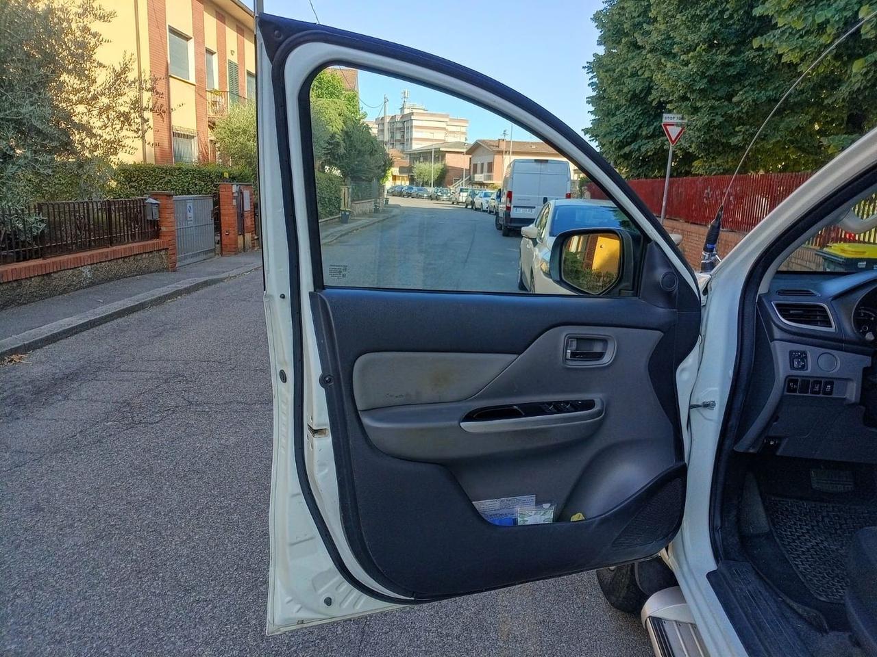 Mitsubishi L200 Intense 2.4 DI-D Clear Tec  #6323