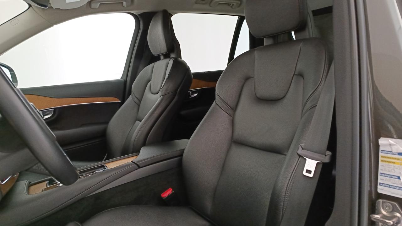 VOLVO XC90 2.0 b5 Momentum Pro awd 7p.ti geartronic