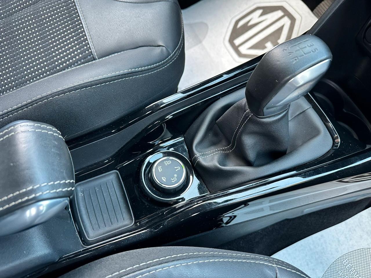 Peugeot 2008 BlueHDi 100 Allure