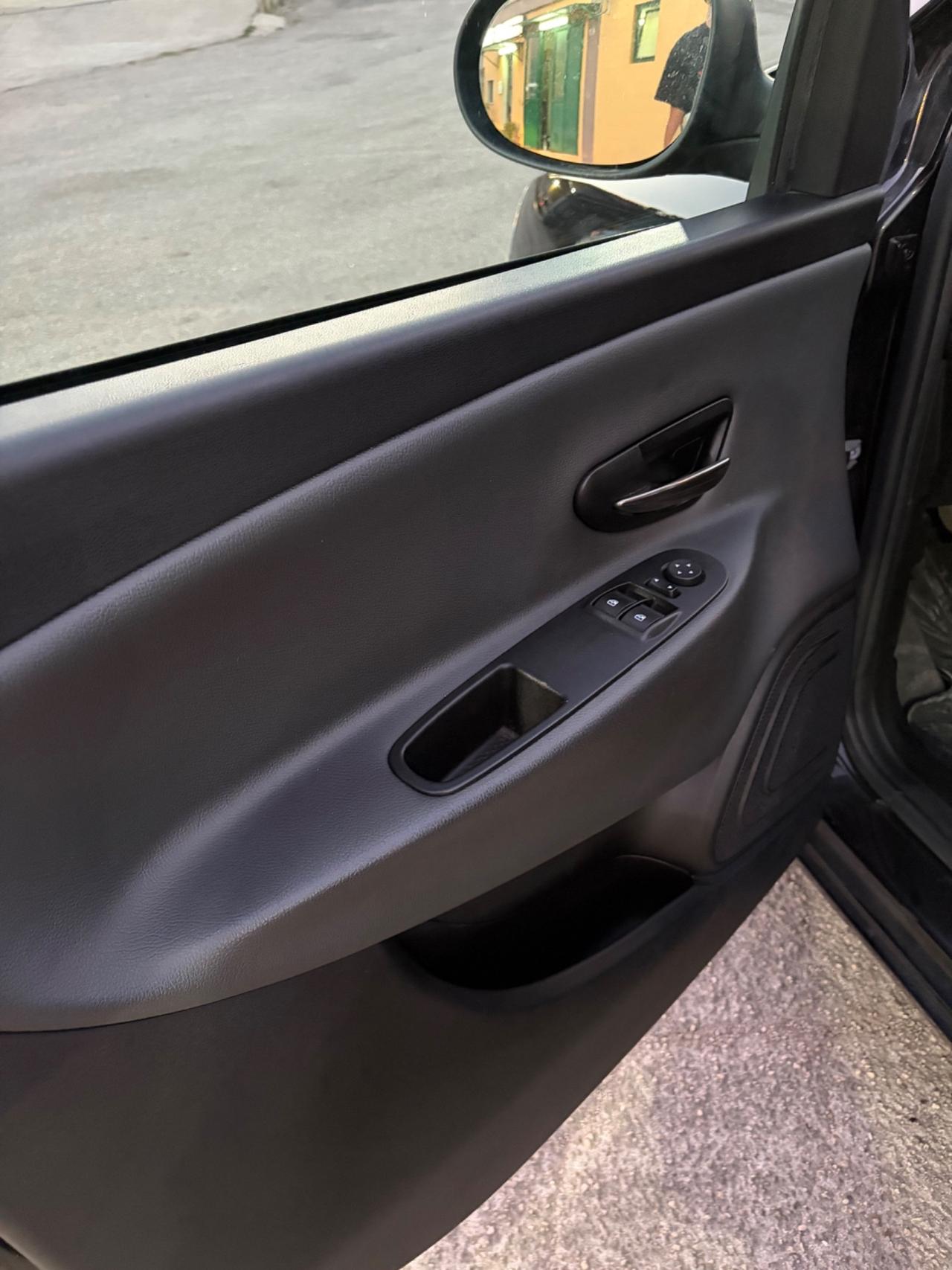 Lancia Ypsilon 0.9 TwinAir 85 CV 5 porte Metano Ecochic Gold