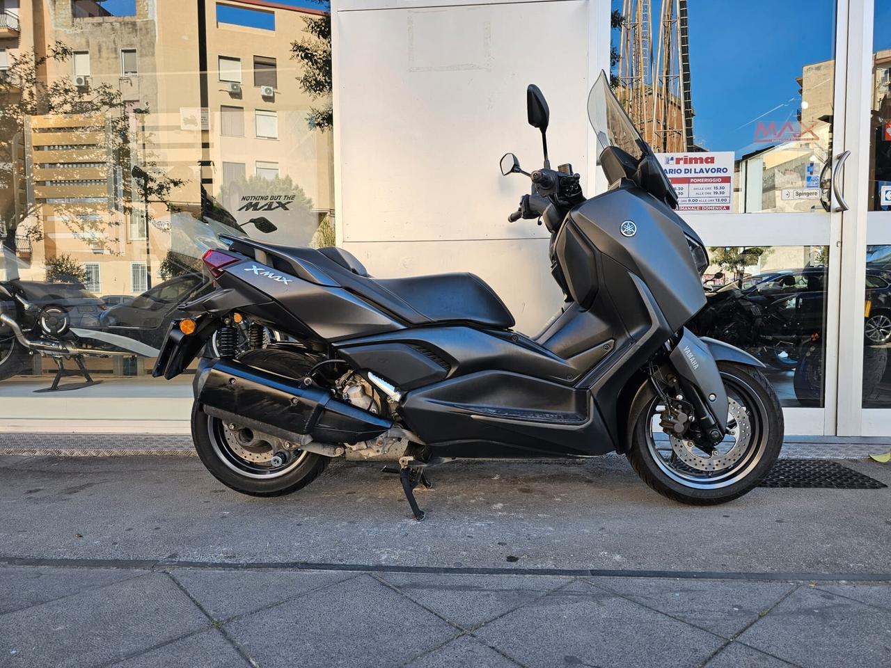 Yamaha X-Max 300