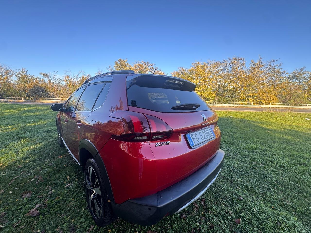 Peugeot 2008 1.6 d, cambio manuale, 140.000 km