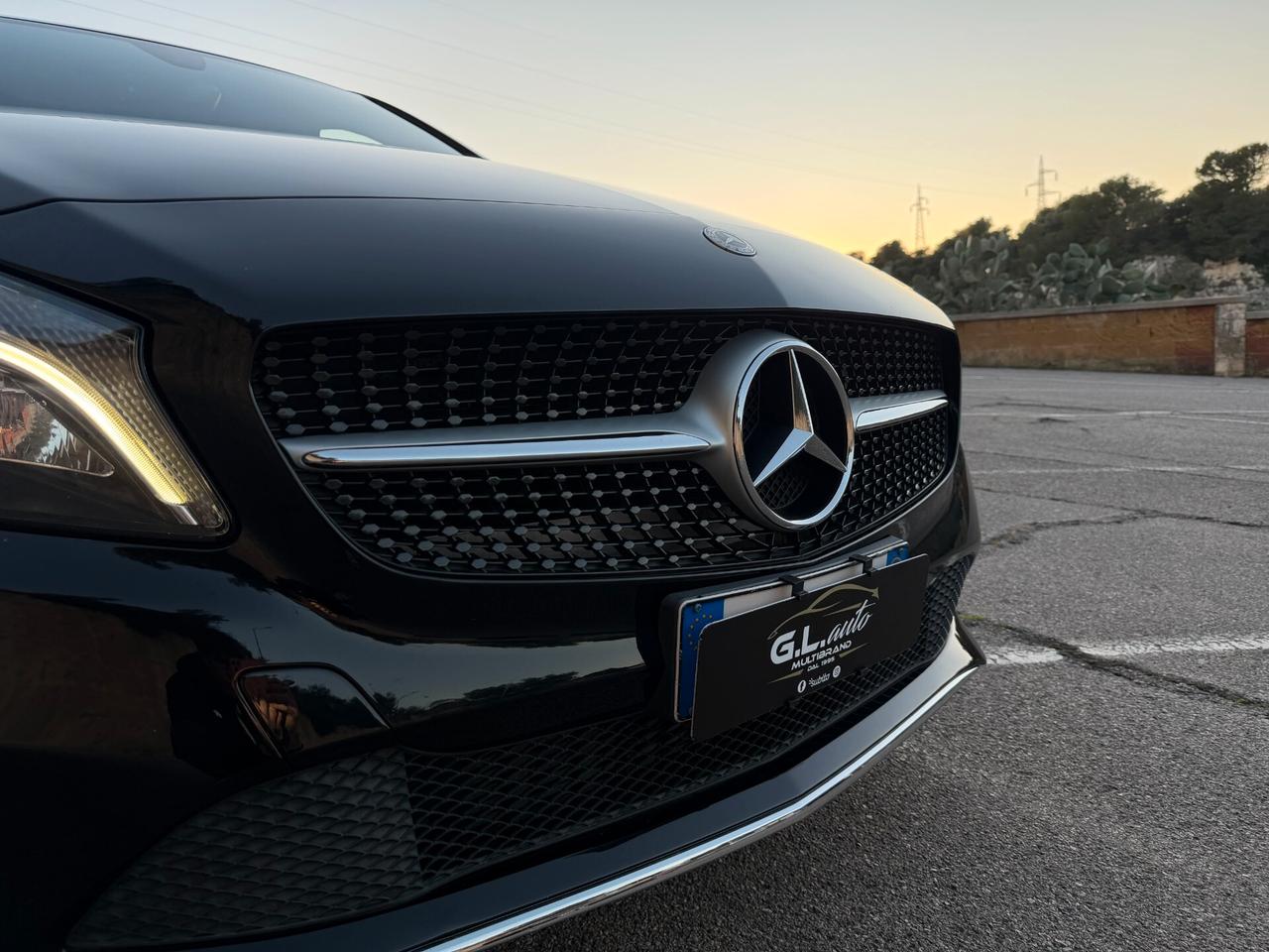 Mercedes A180 SPORT/1500 110CV/FULL LED/NAVI/18"