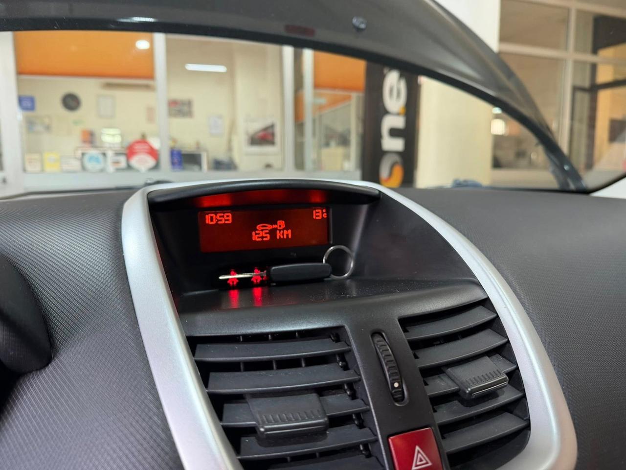 Peugeot 207 1.4 HDi 70CV 5p. Allure