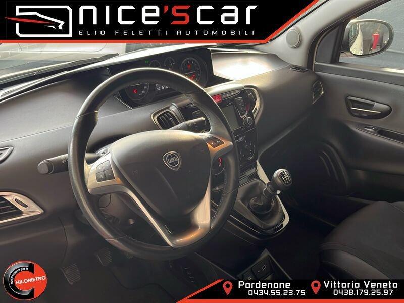 Lancia Ypsilon 1.0 FireFly 5 porte S&S Hybrid Ecochic Gold