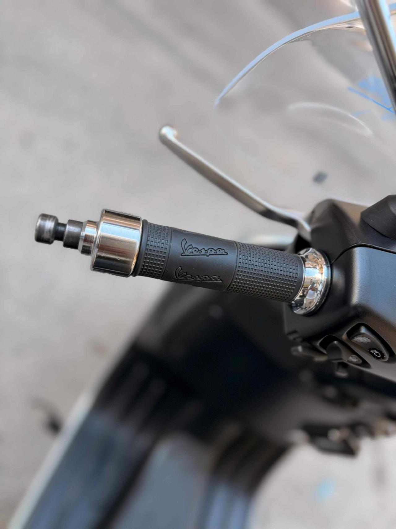Piaggio Vespa 300 GTS BLACK