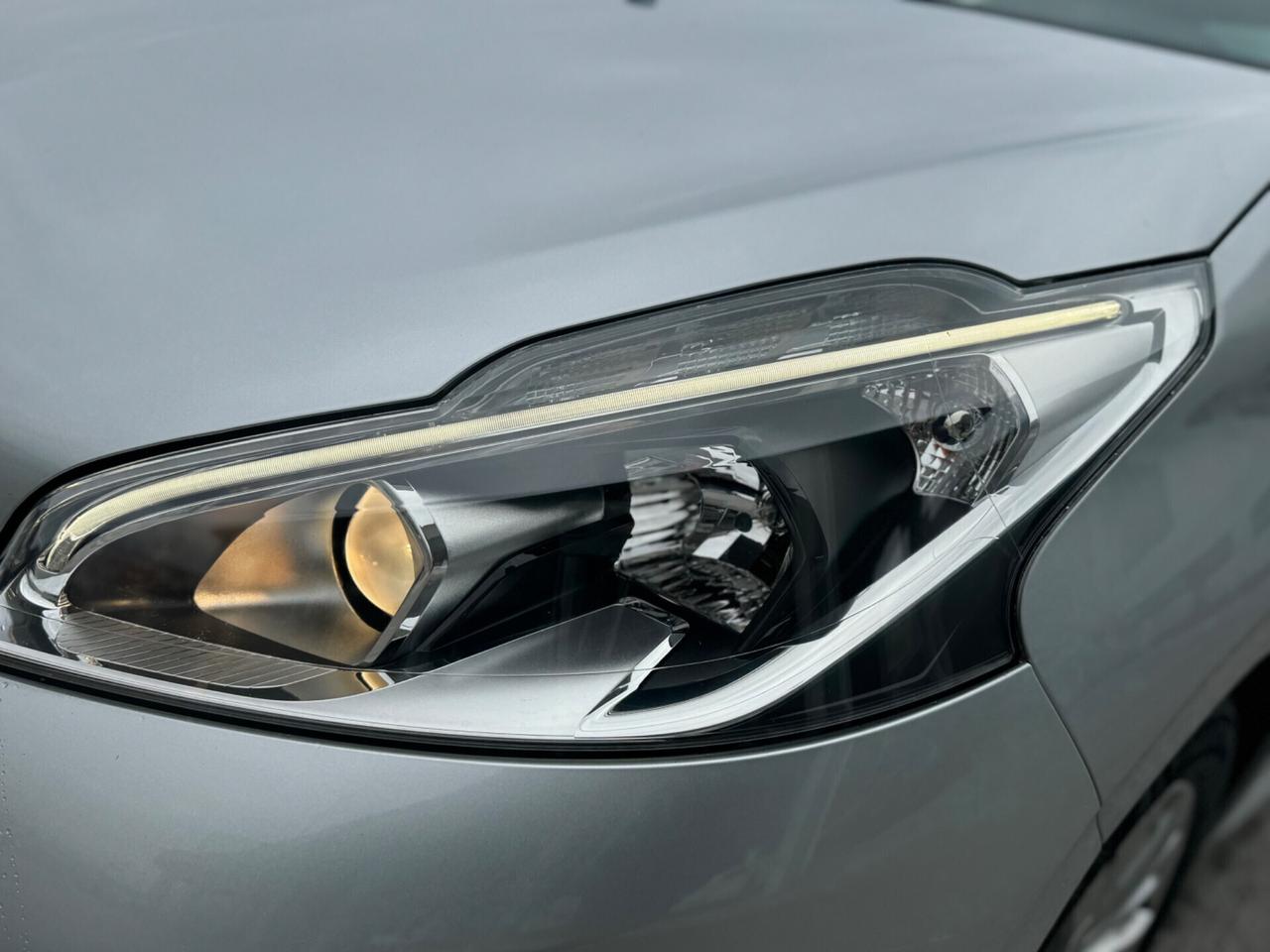 Peugeot 208 PureTech 82 5p. 2017 ok neopatentati