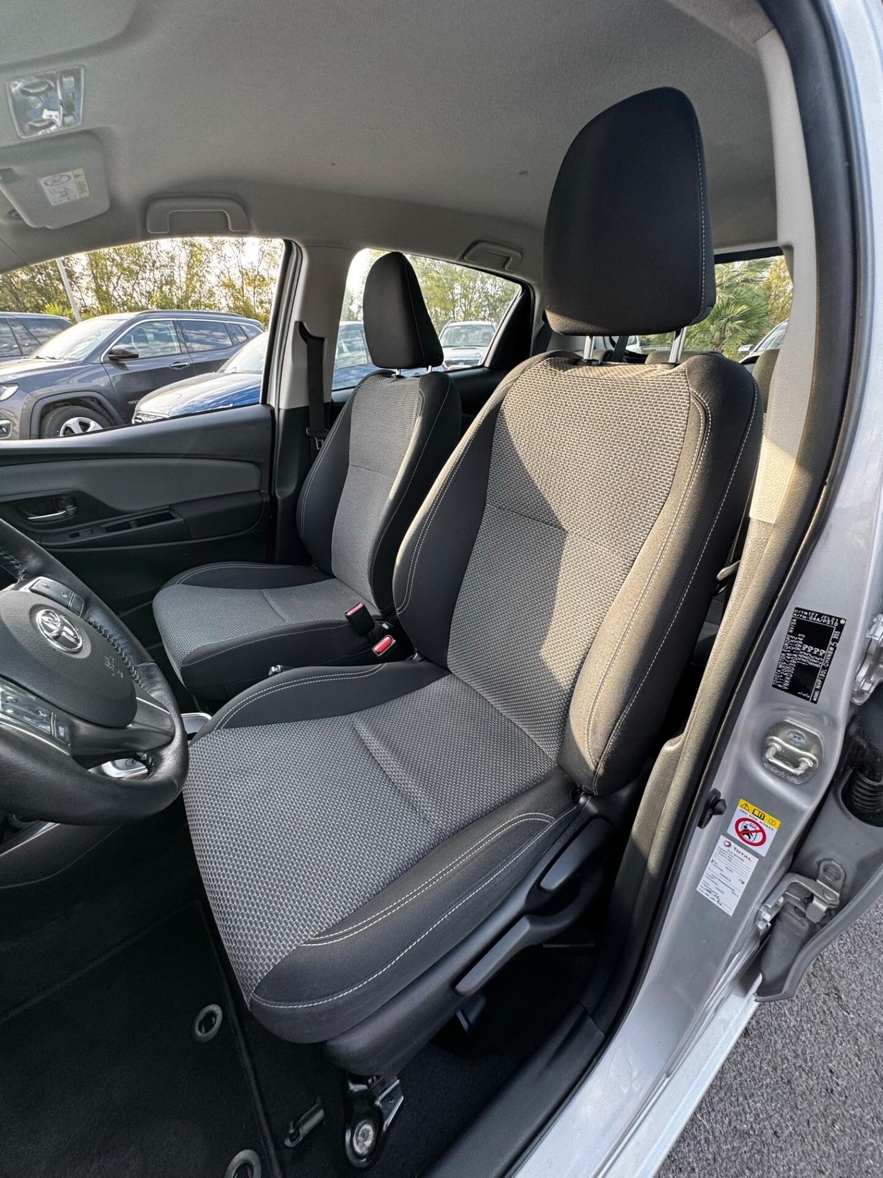 Toyota Yaris 1.5 Hybrid 5 porte Business