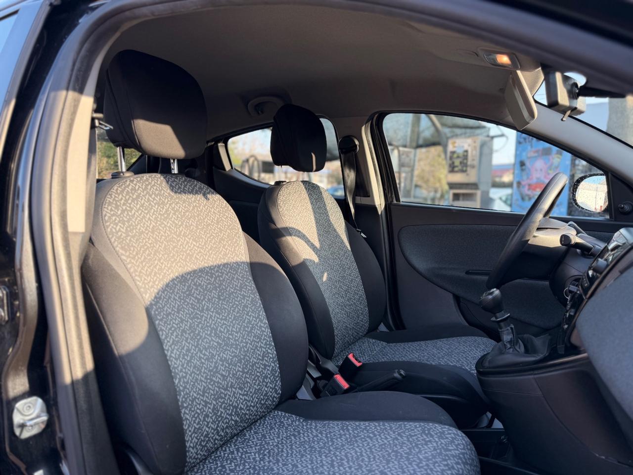 Lancia Ypsilon 1.0 FireFly 5 porte S&S Hybrid Alberta Ferretti