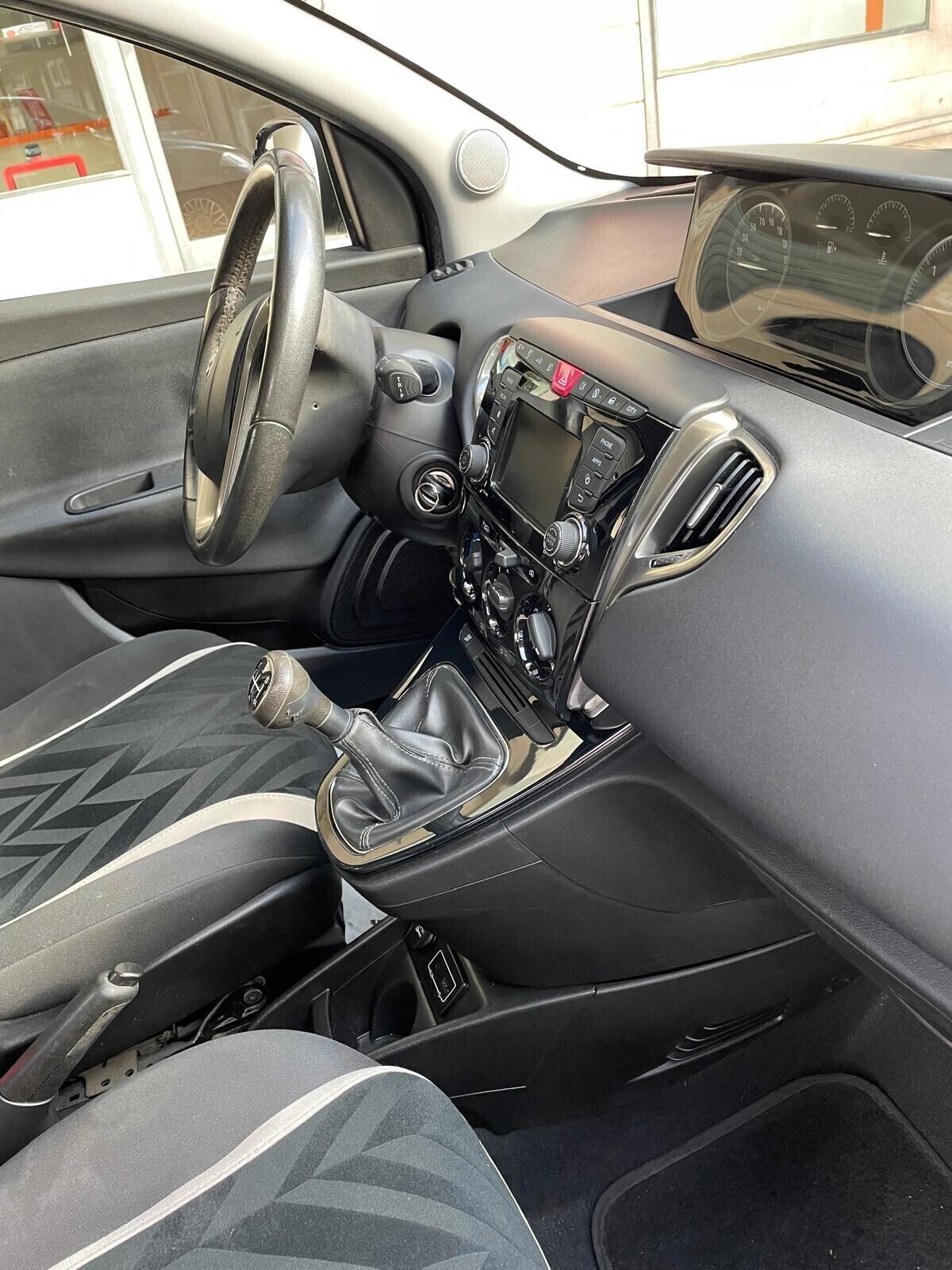 Lancia Ypsilon 1.3 MJT 16V 95 CV 5 porte S&S Gold