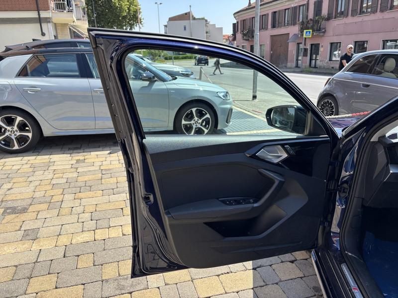 Audi A1 Sportback 30 1.0 tfsi S Line Edition 116cv s-tronic LED-PHONE APPS-17"