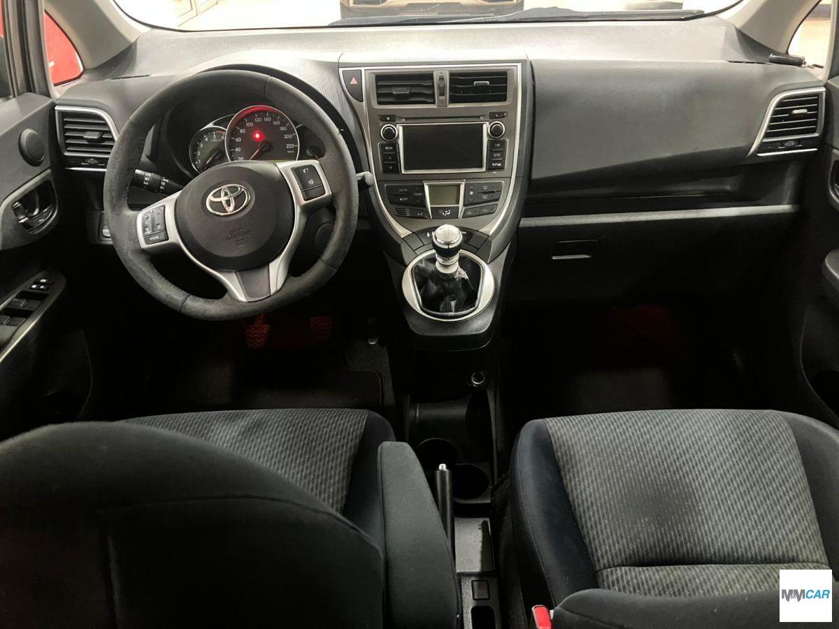 TOYOTA - Verso - 1.4D MT Active