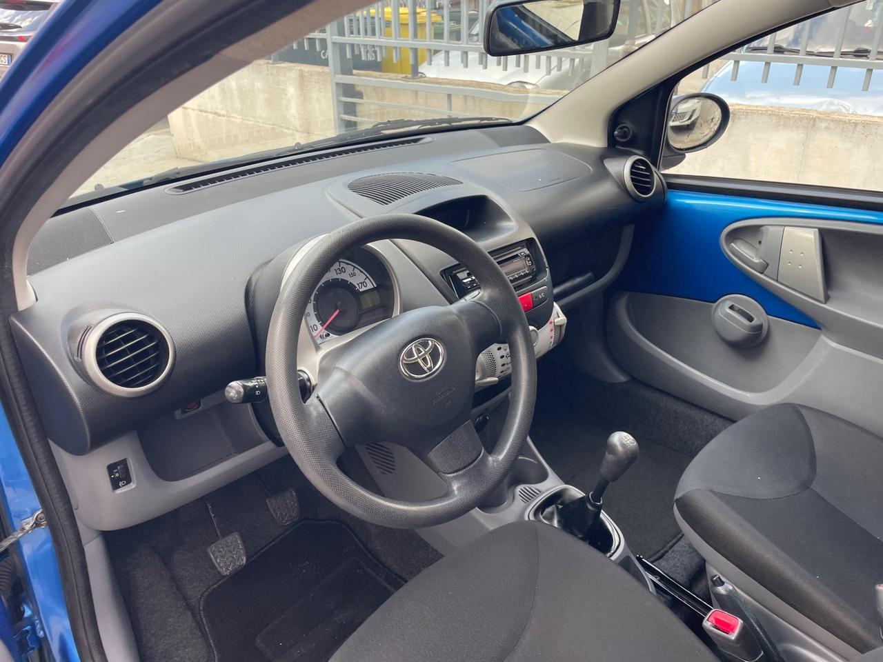 Toyota Aygo 1.0 12V VVT-i 5 porte Now Connect