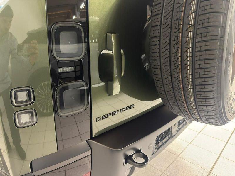 Land Rover Defender D200 AWD Auto 110 X-Dynamic SE