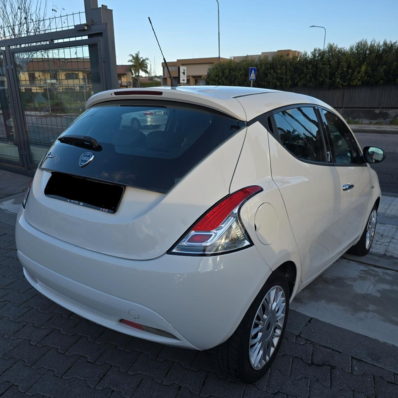 Lancia Ypsilon 1.2 69 CV 5 porte Platinum