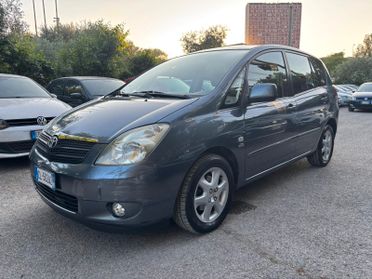 Toyota Corolla Verso 2.0 tdi D-4D OK Neopatentati