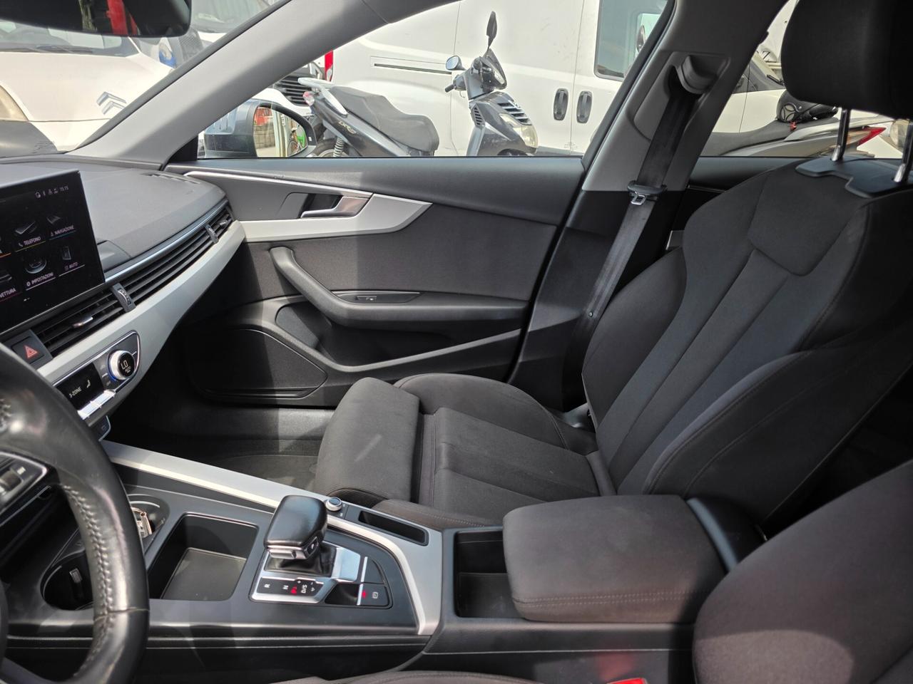 Audi A4 Avant 40 TDI S tronic line edition