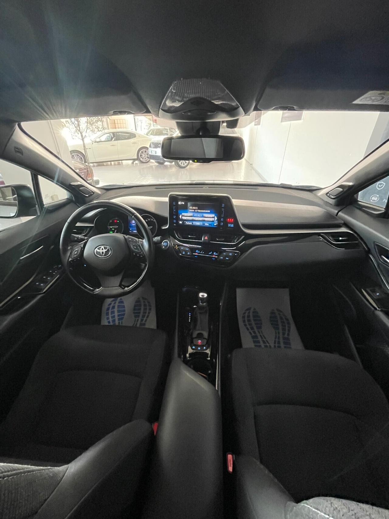 Toyota C-HR 1.8 Hybrid E-CVT Style