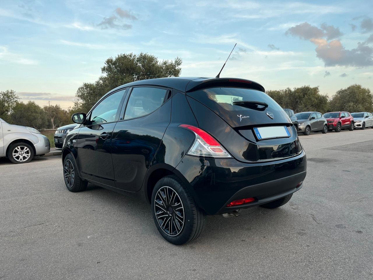 Lancia Ypsilon 1.2 69 CV 5 porte S&S Elefantino Blu