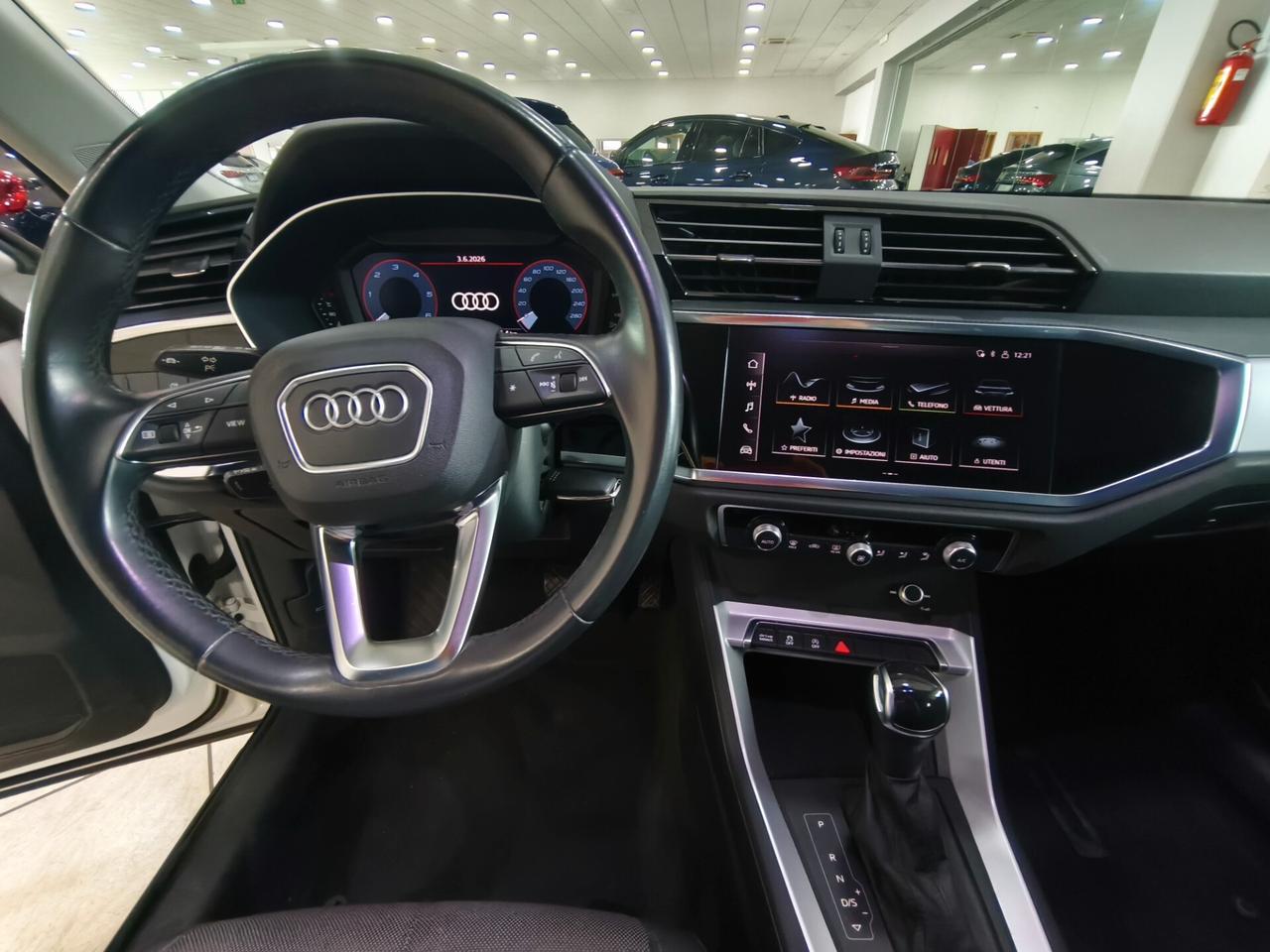 Audi Q3 35 TDI S tronic Business