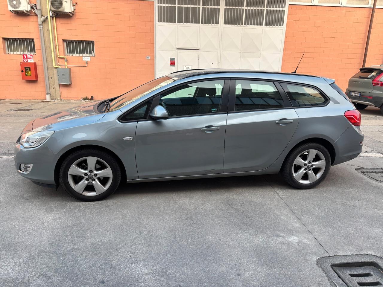 Opel Astra 1.6 115CV Sports Tourer Cosmo