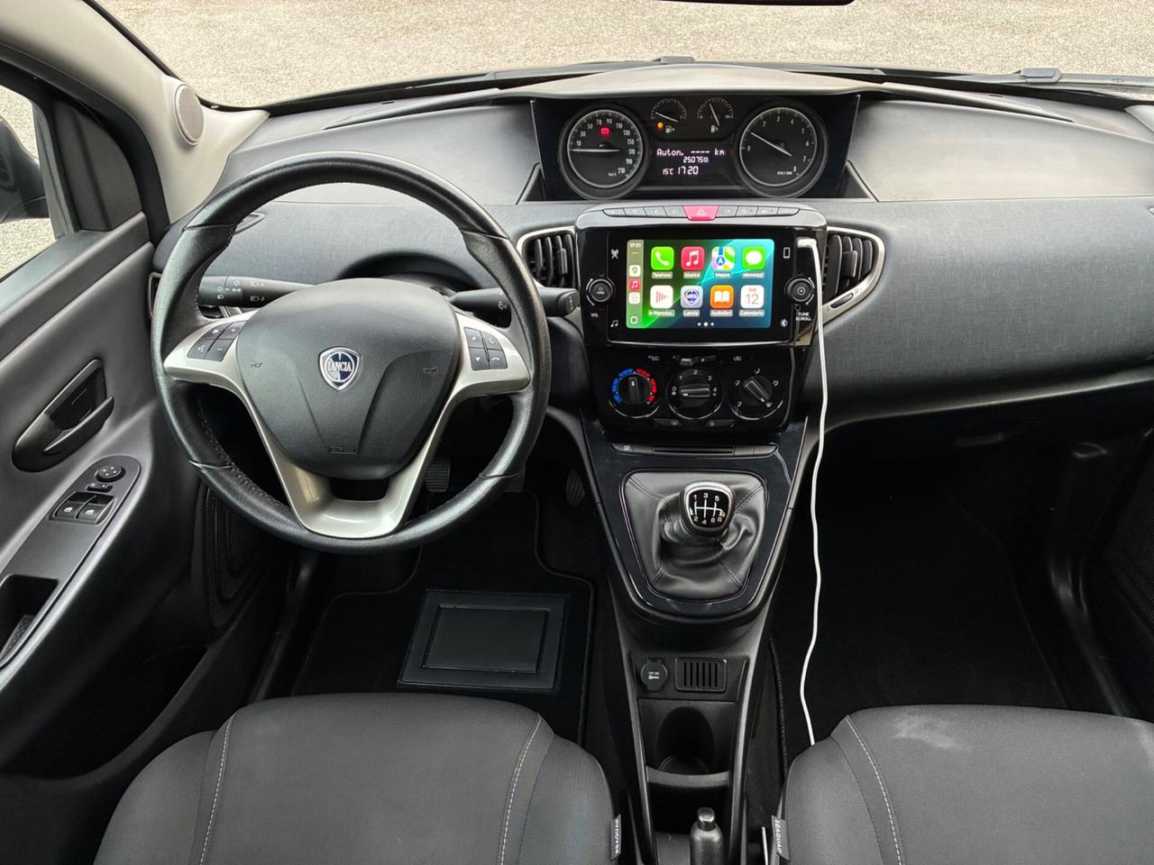 Lancia Ypsilon 1.0 FireFly 5 porte S&S Hybrid Gold