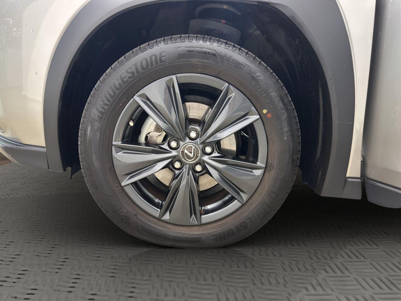 Lexus UX 250h 2.0 Executive 2wd cvt my22