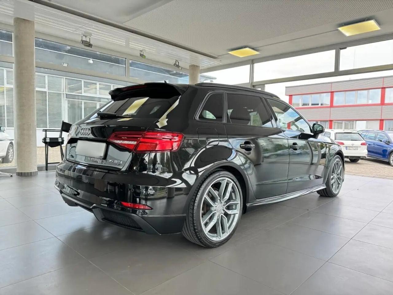 Audi A3 SPB 35 TFSI s line - S tronic