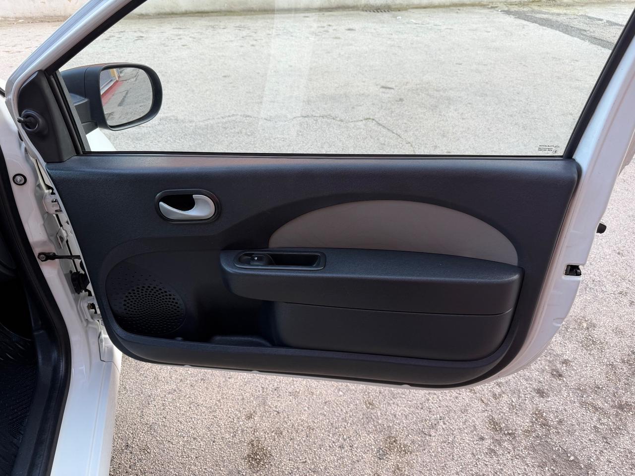 Renault Twingo 1.2 16V LEV Miss Sixty