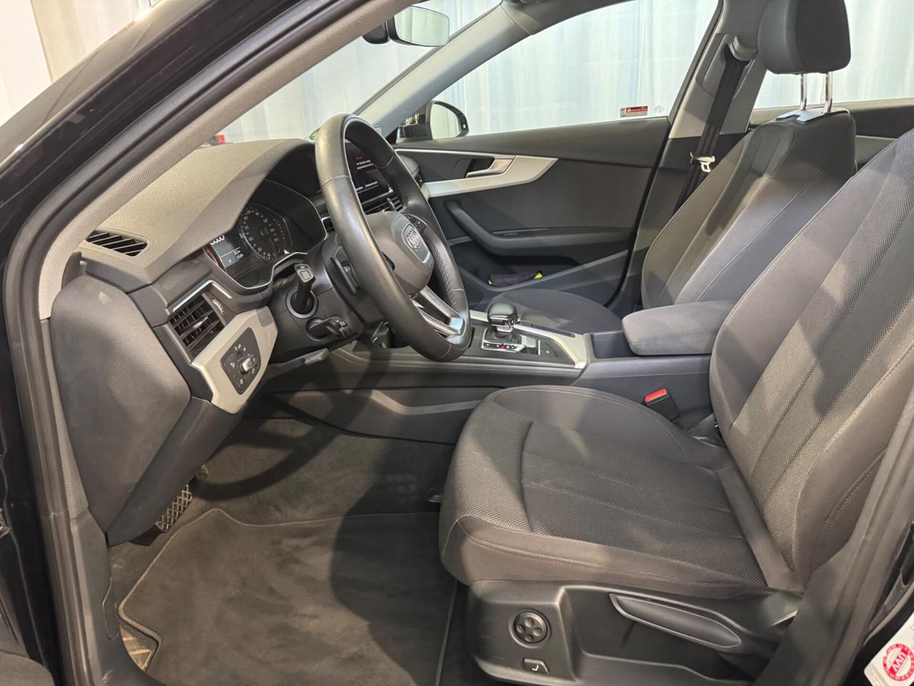Audi A4 35 TDI/163 CV S tronic Business Advanced
