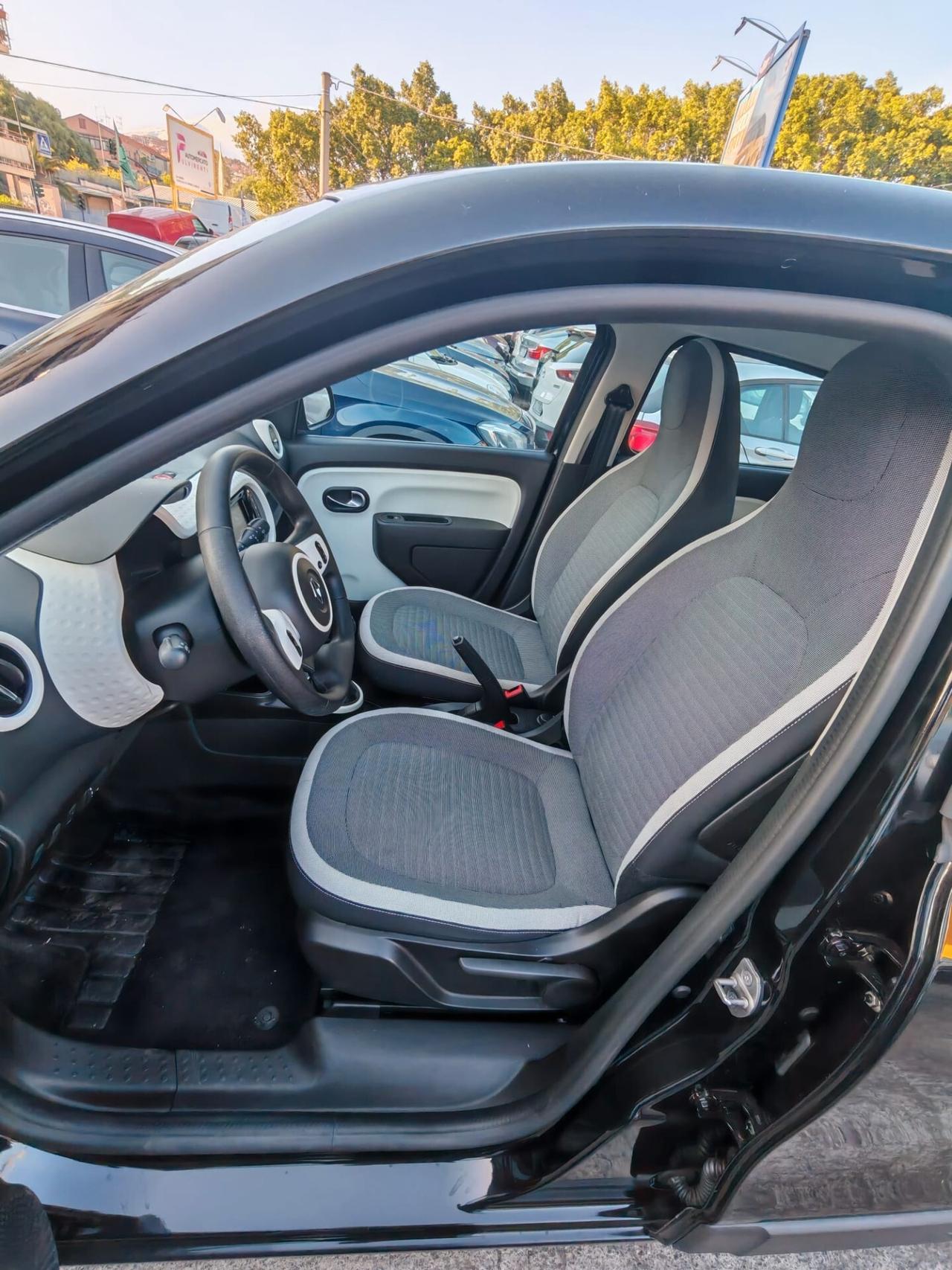 Renault Twingo SCe 65 CV Urban Night