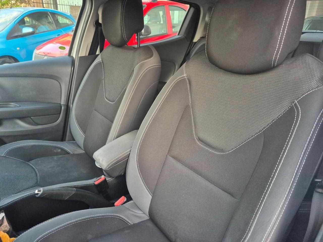 Renault Clio TCe 12V 90 CV Start&Stop 5 porte Energy Duel