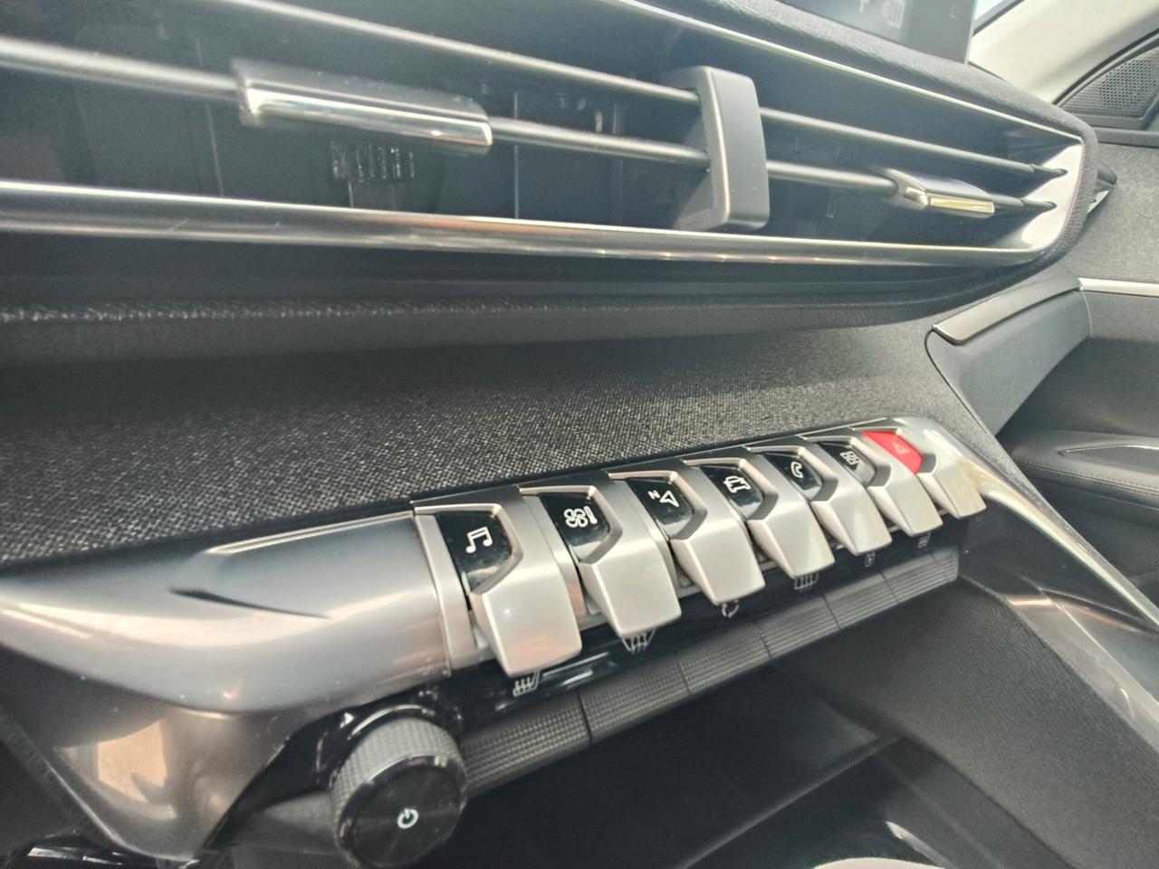 Peugeot 3008 BlueHDi 130 S&S EAT8 Allure