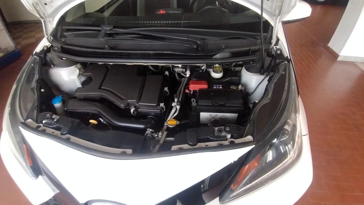 Toyota Aygo 1.0 VVT-i 69 CV 5 porte x-play MMT