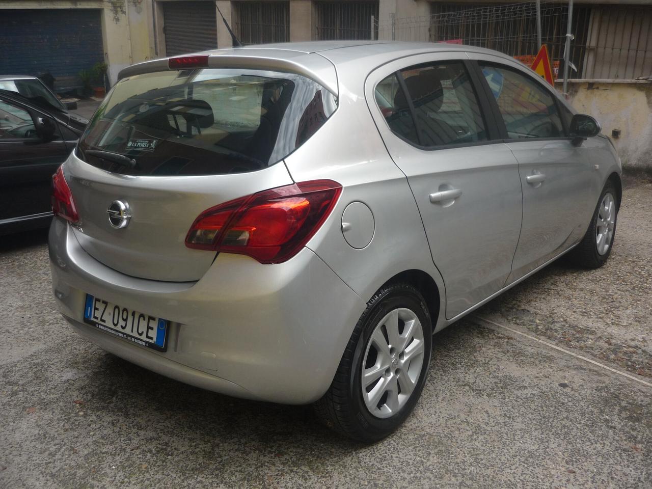 Opel Corsa 1.2 5 porte n-Joy