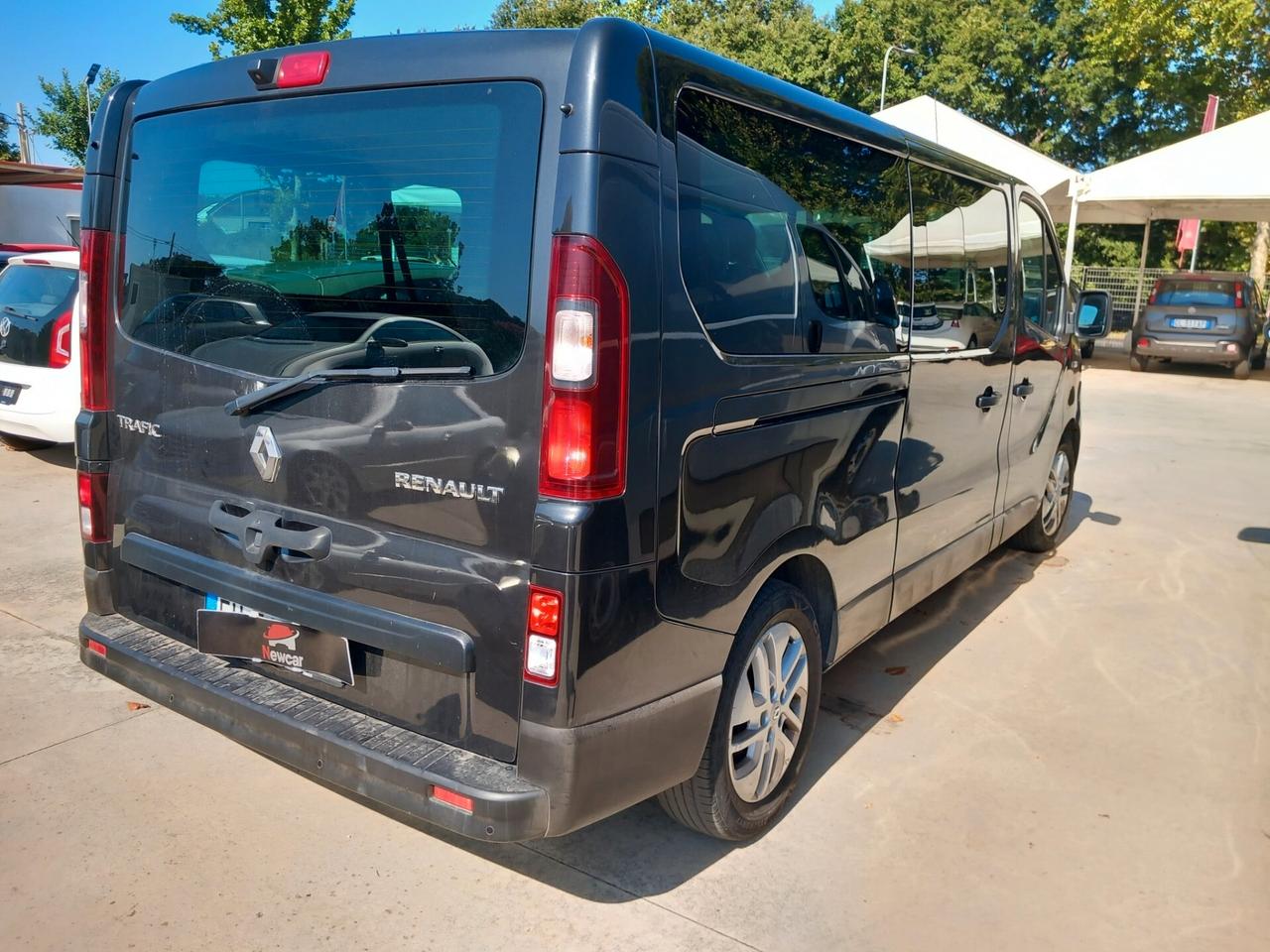 Renault Trafic 1.6 dCi 125CV S&S Intens 9 posti MOTORE SOSTITUITO CON KM 156000