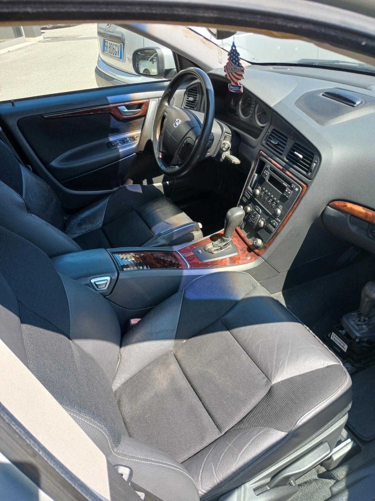 Volvo V70/XC70 V70 2.4 D 20V (163CV) cat Momentum
