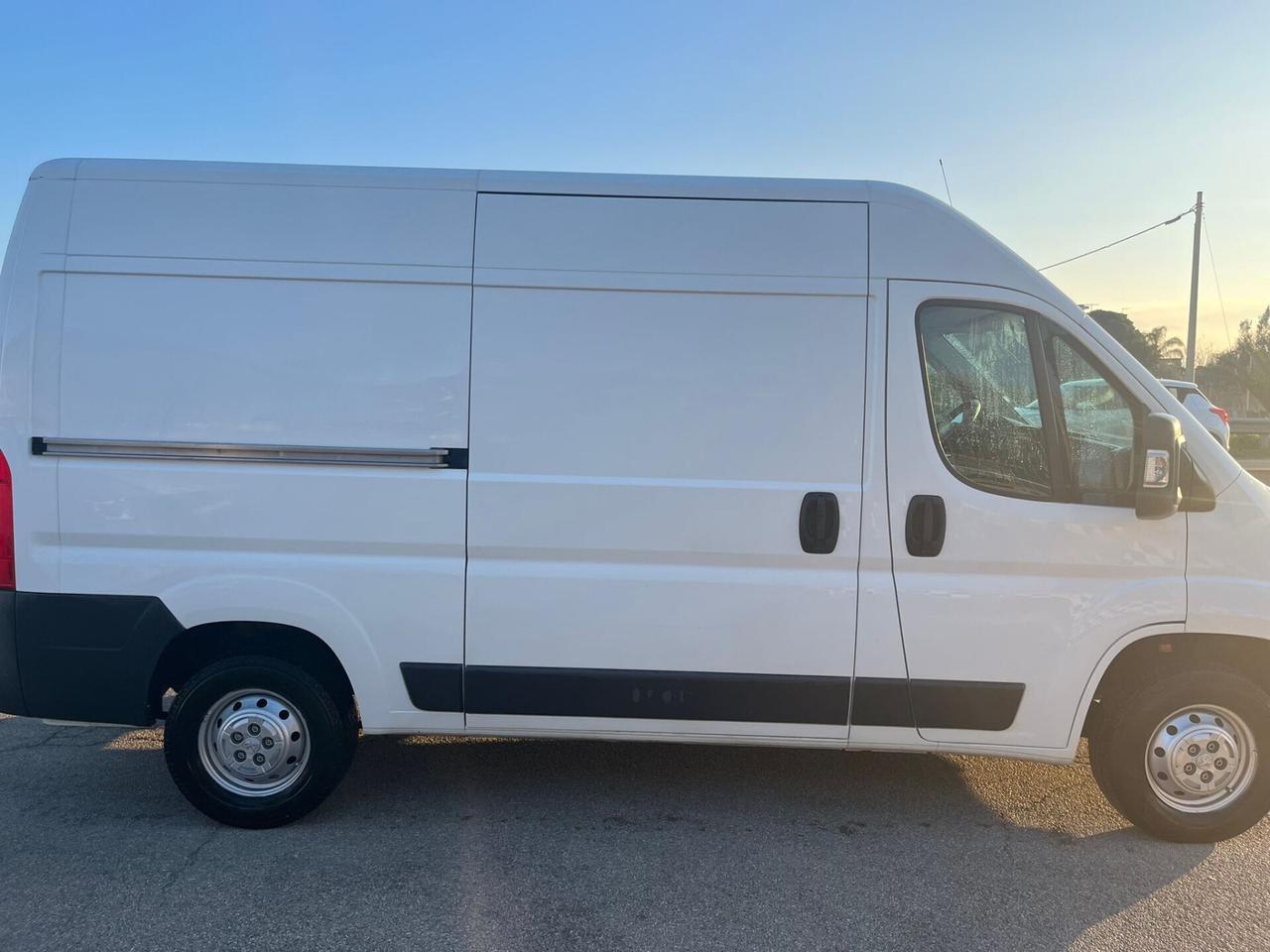 Peugeot Boxer 2.2 HDi Furgone Unirpro 2015