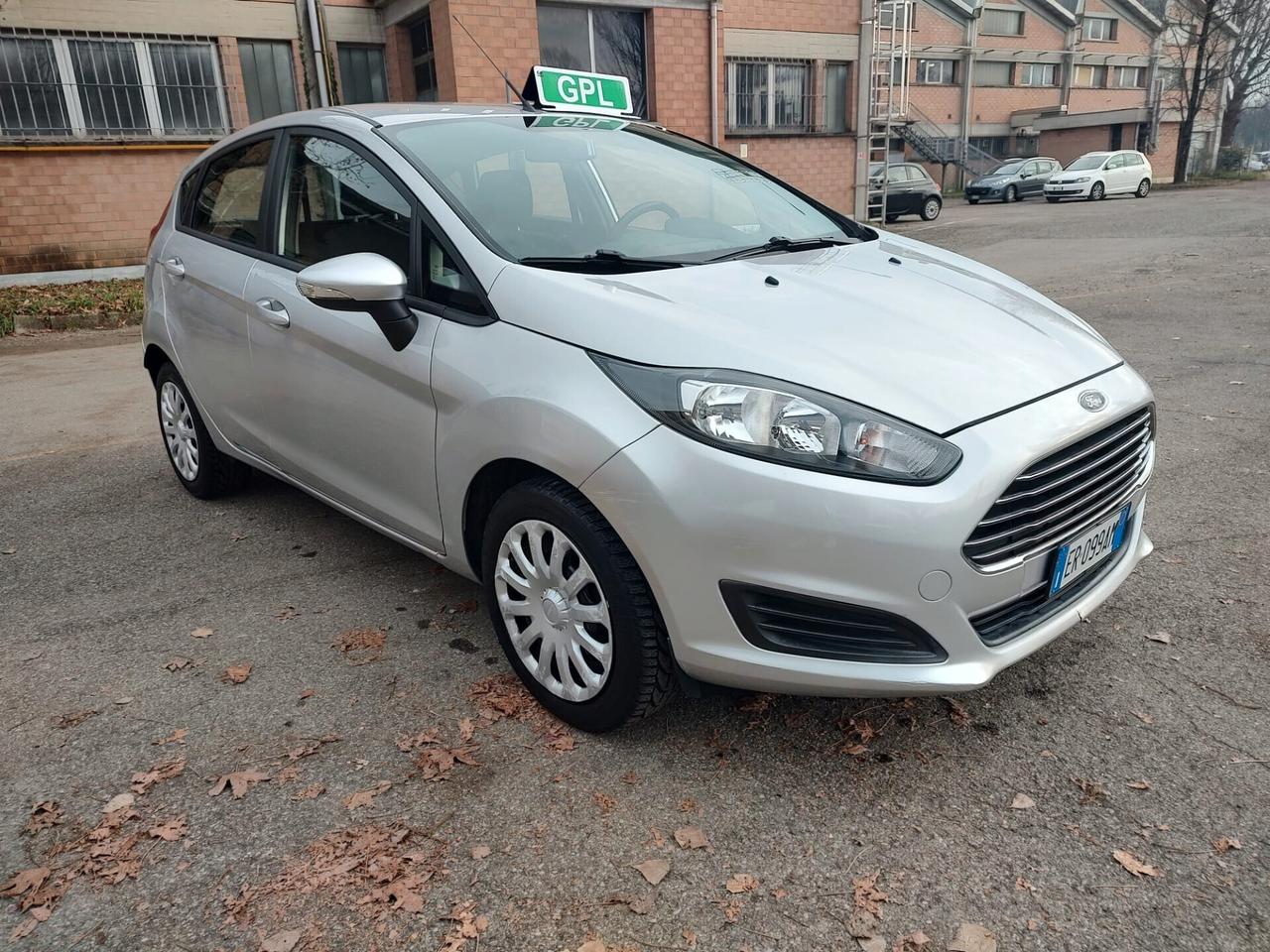 Ford Fiesta 1.4 5 porte Bz.- GPL Titanium, OK NEOPATENTATI, GARANZIA L.12 MESI