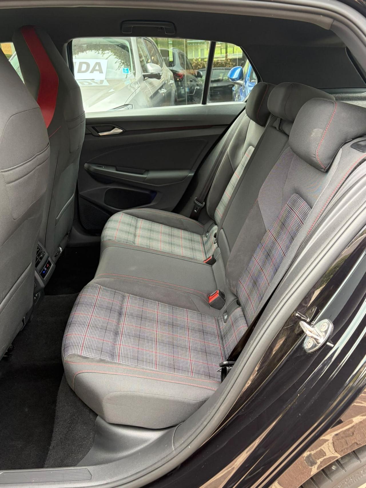 Volkswagen Golf GTI 2.0 TSI DSG