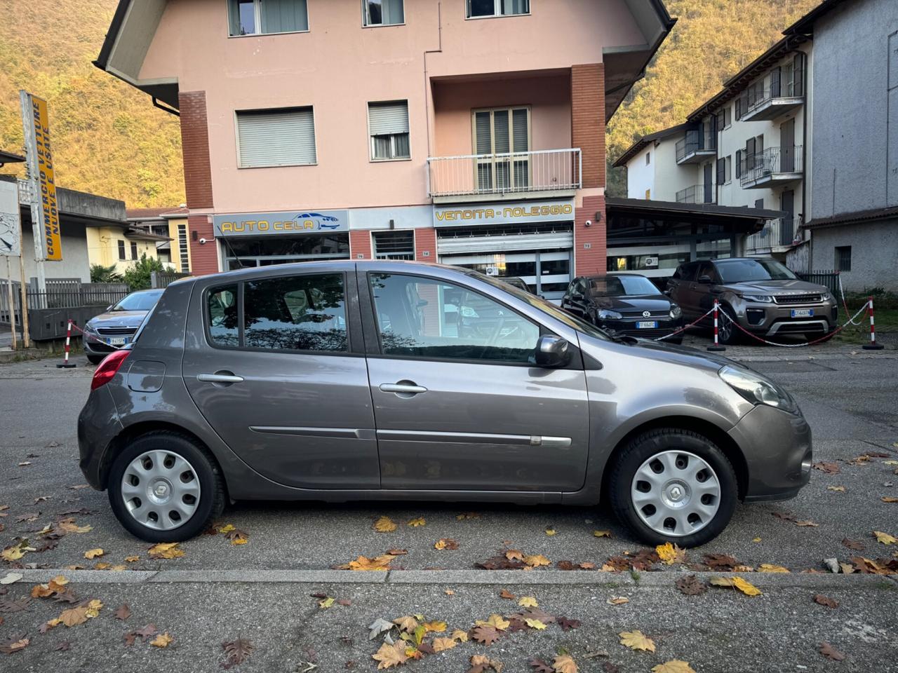 Renault Clio 1.2 16V 5 porte- GPL - NEOPATENTATI - CINGHIA GIA' FATTA