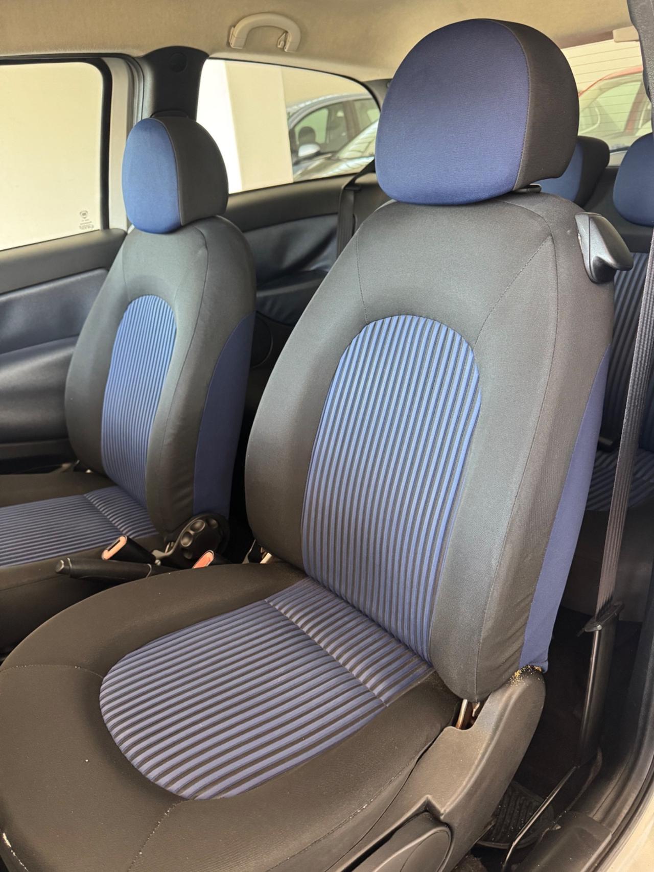 Lancia Ypsilon 1.3 MJT 75 CV Platino