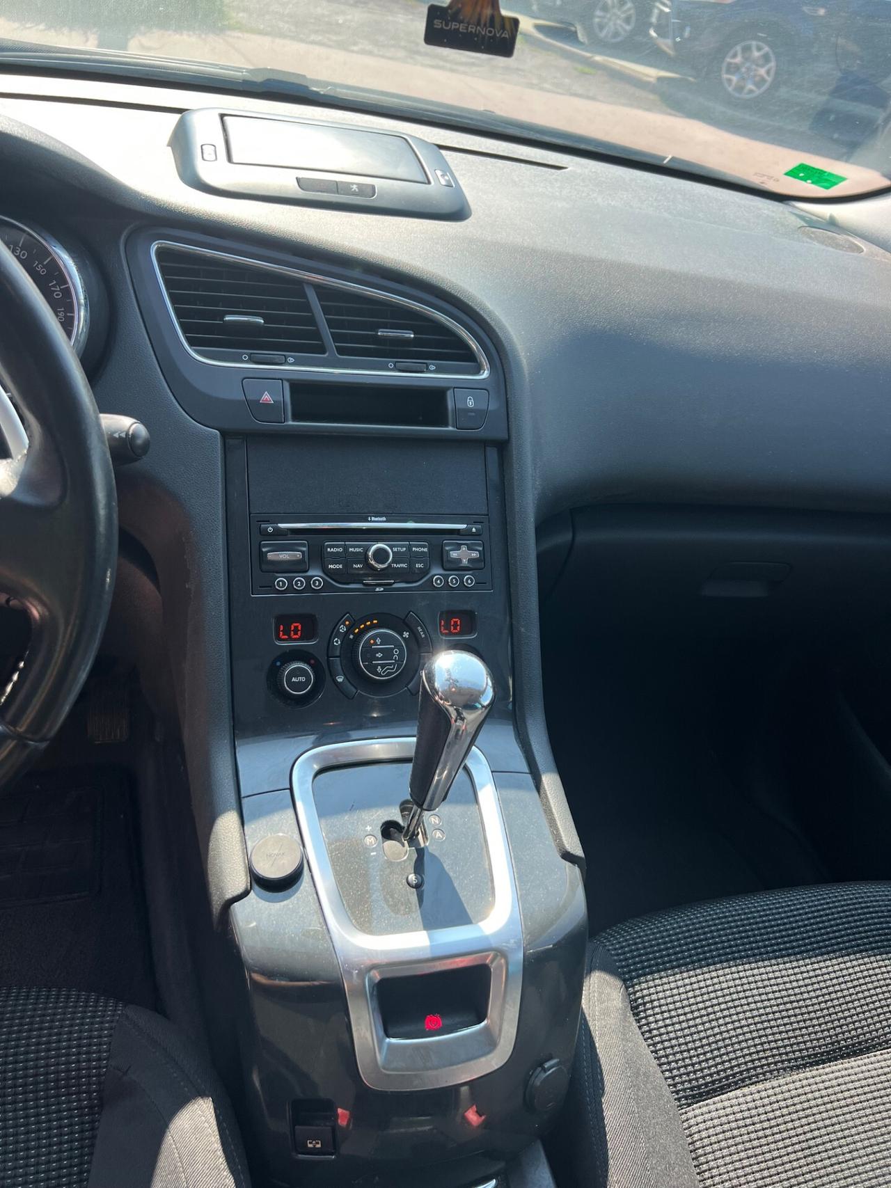 Peugeot 5008 1.6 e-HDi 112CV Stop&Start cambio robotizzato Active