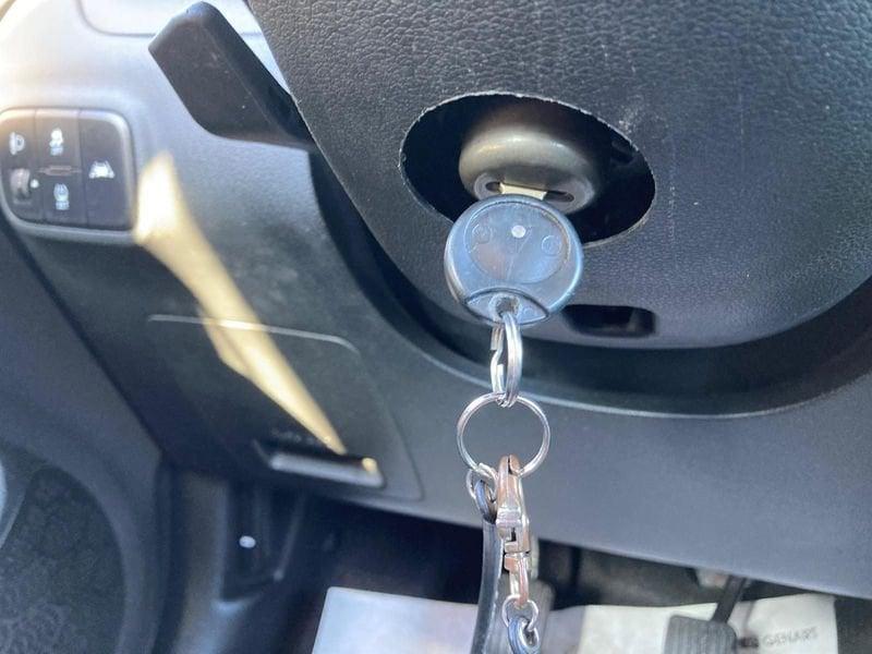 Hyundai i10 i10 1.0 MPI Tech + CONN