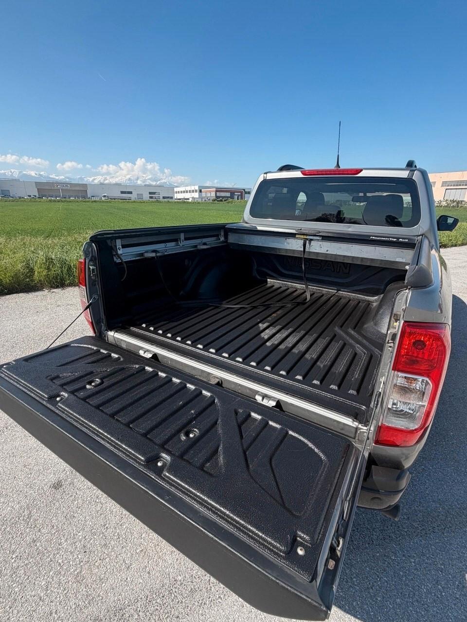 Nissan Navara 2.3 dCi 190 CV 4WD Double Cab N-Guard