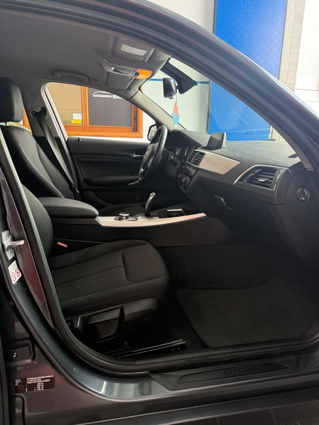 Bmw 118i 5p. Advantage 136cv