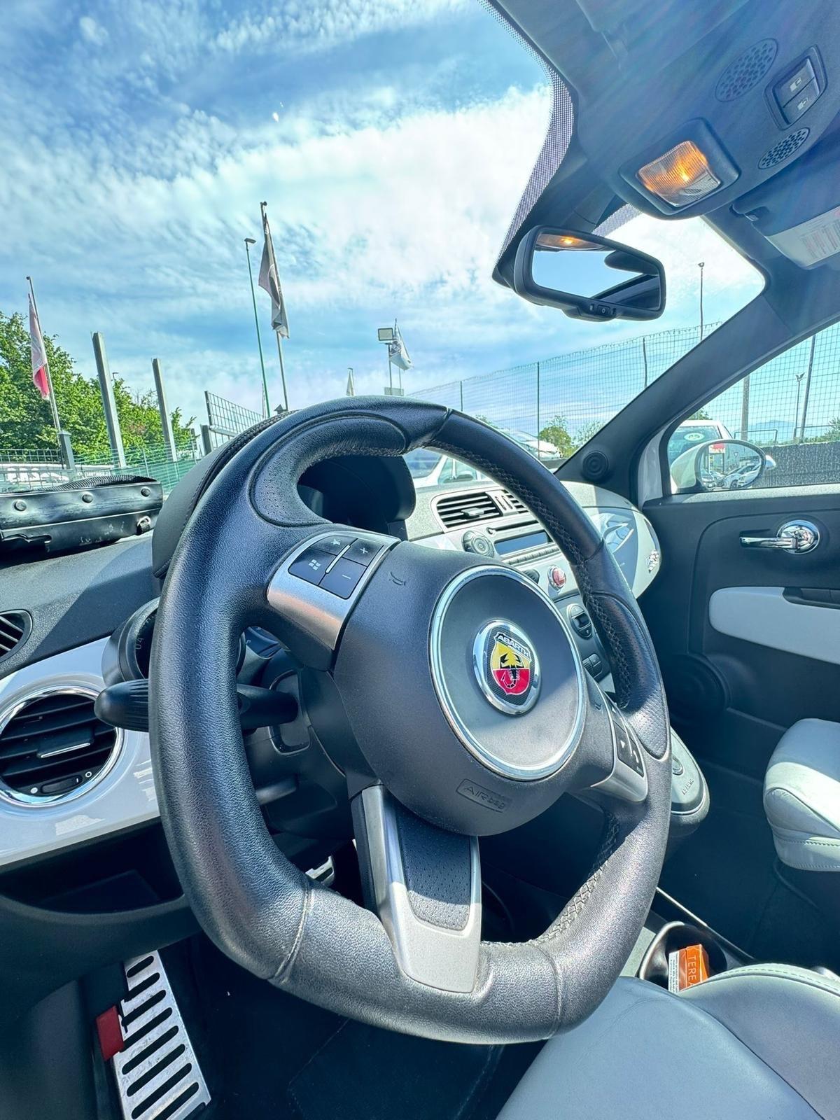 Abarth 500 C 1.4 Turbo T-Jet MTA Bicolore