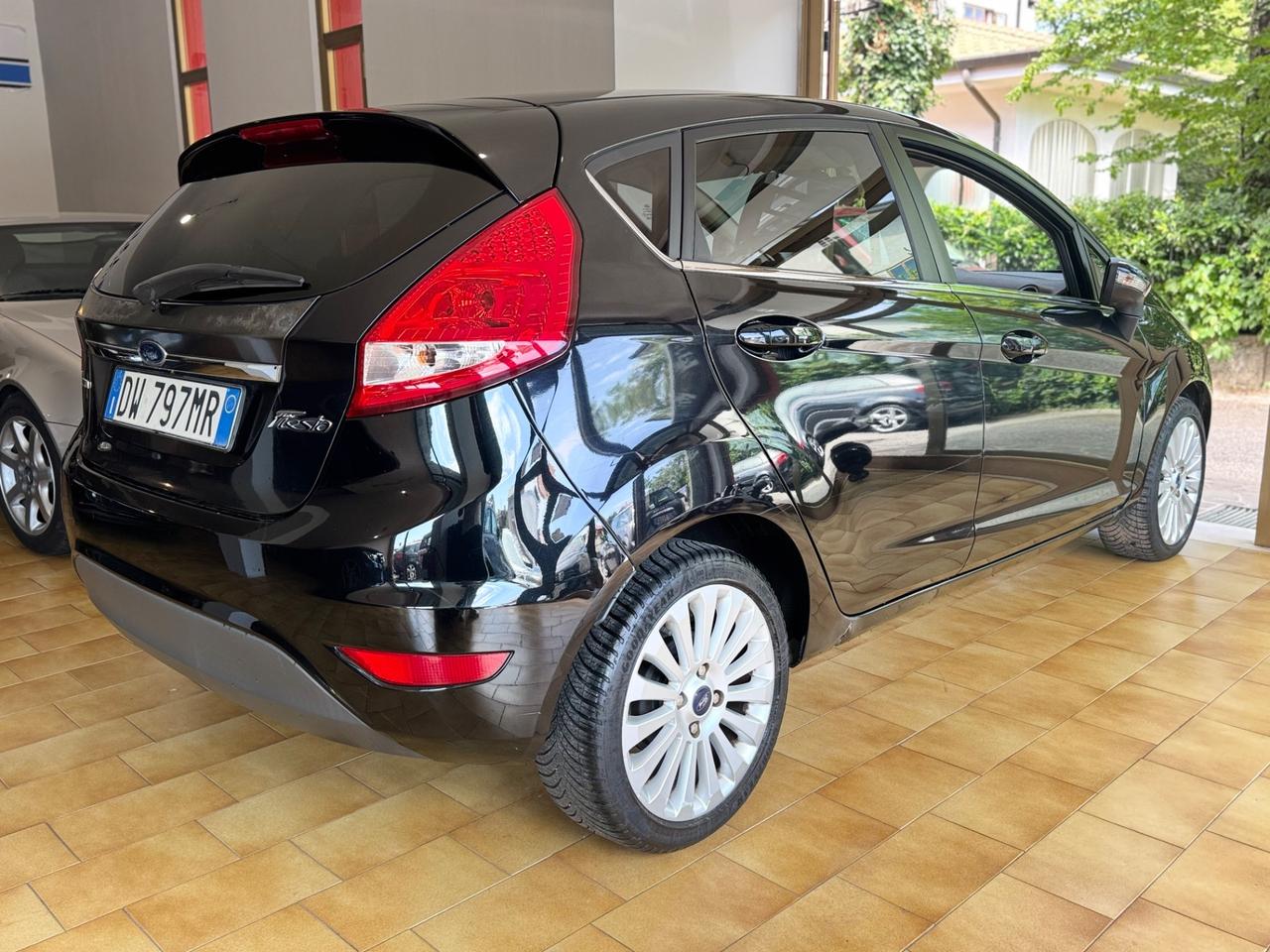 Ford Fiesta 1.4 TDCi 68CV 5 porte Titanium