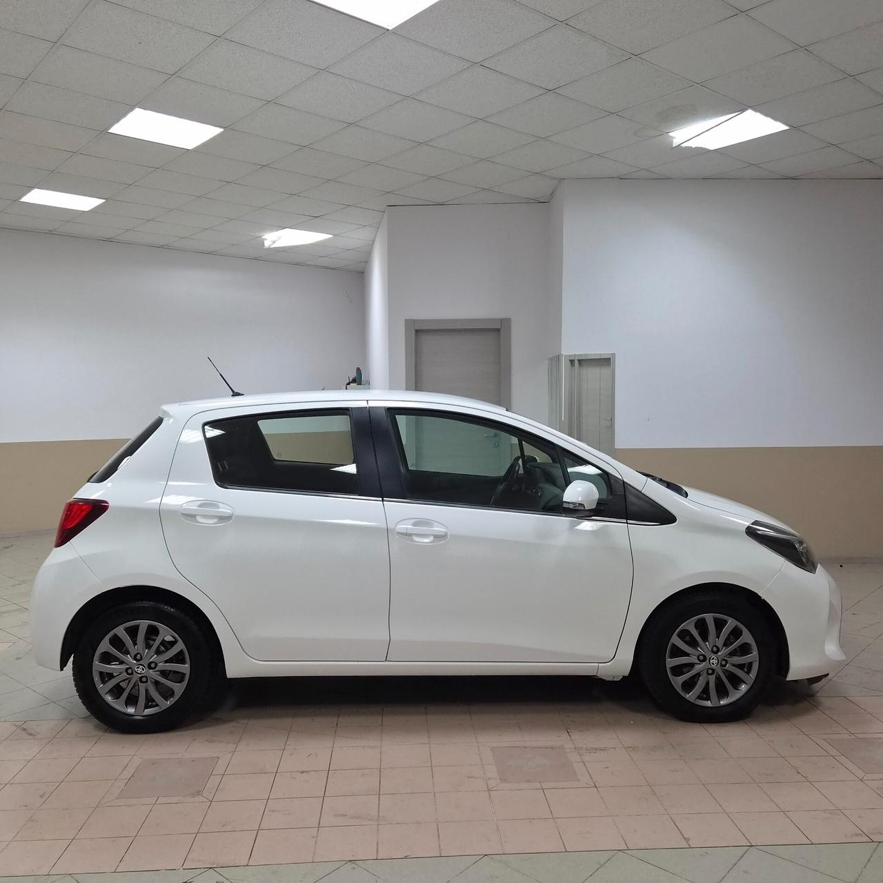 Toyota Yaris 1.0 5 porte Lounge