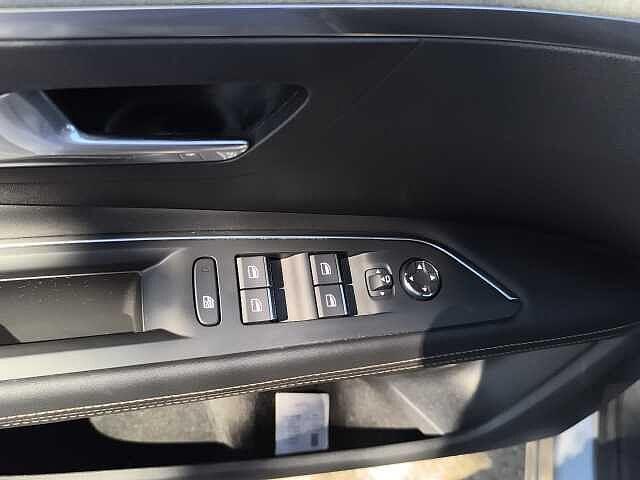 Peugeot 3008 BlueHDi 130 S&S EAT8 Allure